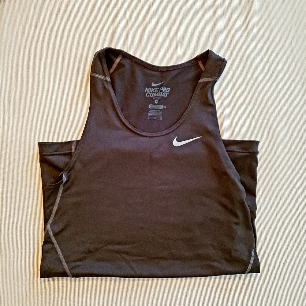 NIKE WORKOUT TANK